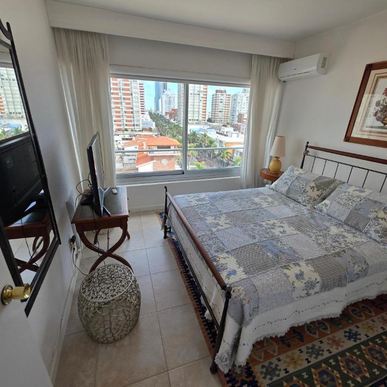 Punta del Este Santos Dumont apto 612 Centrico y a un paso de la playa - Apartamento de 2 dormitorios con vistas a la ciudad - 10