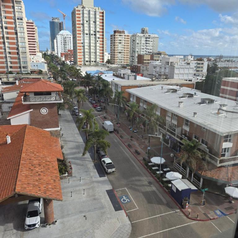 Punta del Este Santos Dumont apto 612 Centrico y a un paso de la playa - Apartamento de 2 dormitorios con vistas a la ciudad - 15