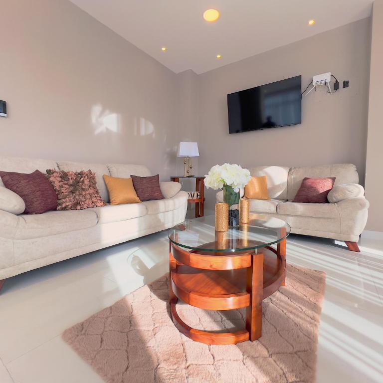 Apartamento a estrenar con la mejor vista de Loja - Apartamento de 3 dormitorios - 8