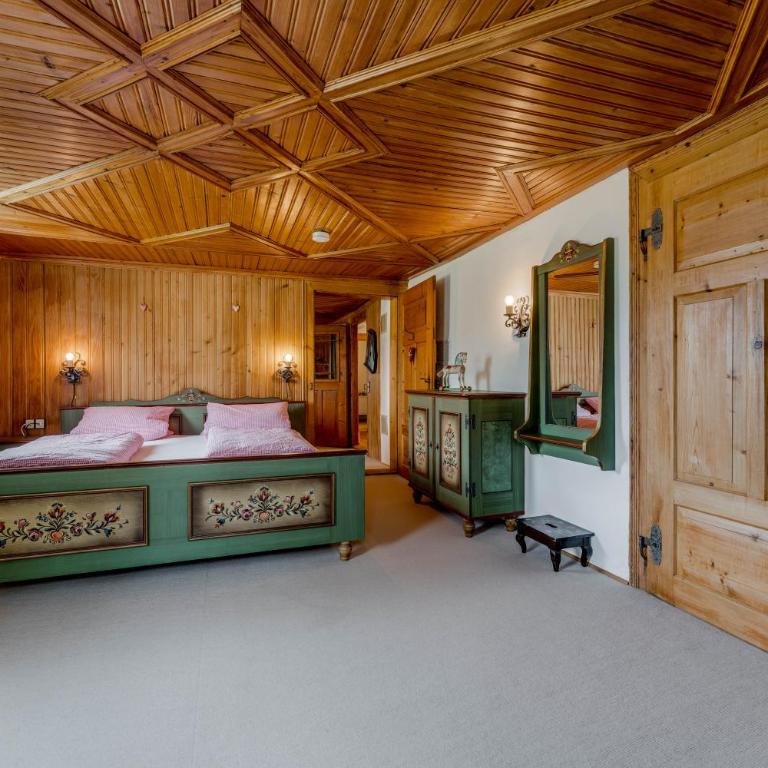 Ferienwohnung Wiesengrün - uriger Hüttenstil - Apartment mit 2 Schlafzimmern - 2