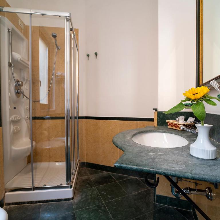 Hotel Vecchio Borgo - Camera Tripla Standard - 7