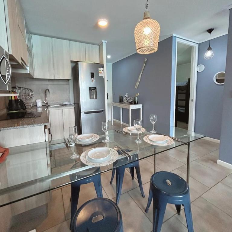 Depto Frente a Laguna y Patio Privado - Two-Bedroom Apartment - 44