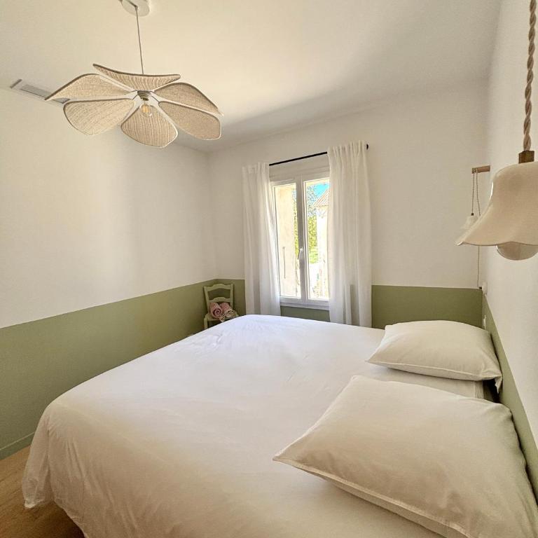 Maison Poumo, Piscine, clim & padel privé,12 pers - Vacation Home - 28