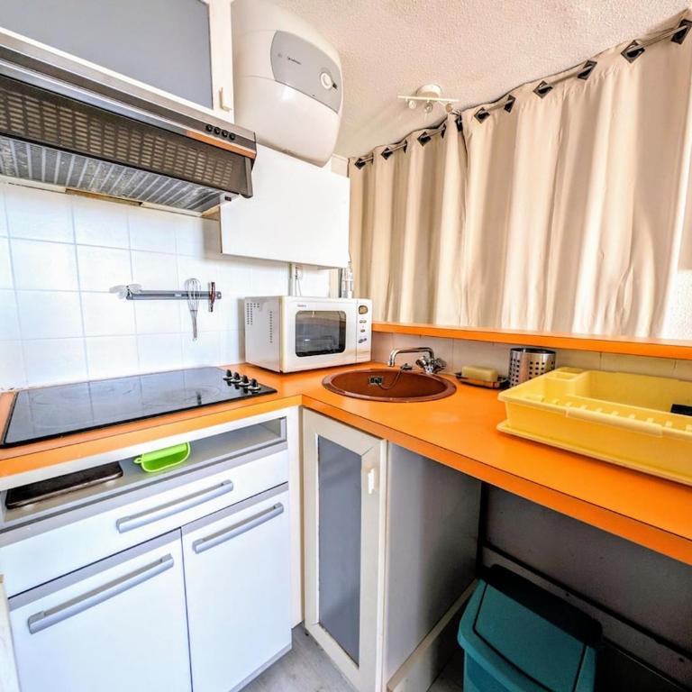CAP Studio Vue Port Pools Tennis Loggia WiFi Clim - Appartement 2 Chambres - 9