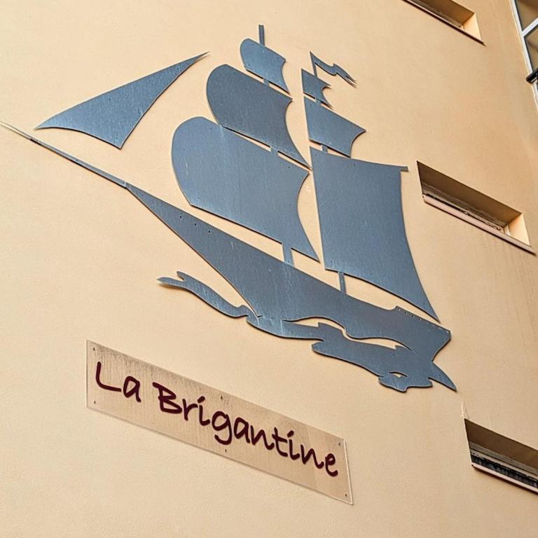 CAP Studio Vue Port Pools Tennis Loggia WiFi Clim - Appartement 2 Chambres - 13