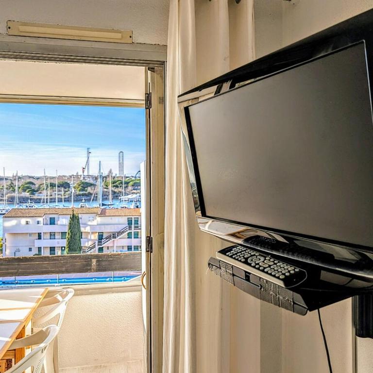CAP Studio Vue Port Pools Tennis Loggia WiFi Clim - Appartement 2 Chambres - 19