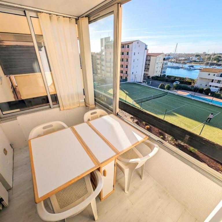 CAP Studio Vue Port Pools Tennis Loggia WiFi Clim - Appartement 2 Chambres - 24