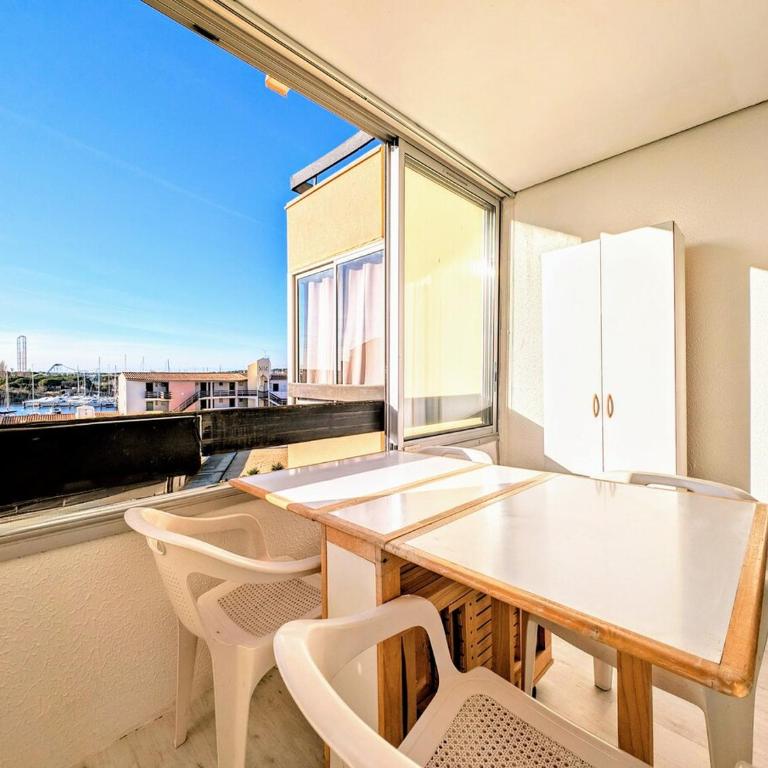 CAP Studio Vue Port Pools Tennis Loggia WiFi Clim - Appartement 2 Chambres - 25