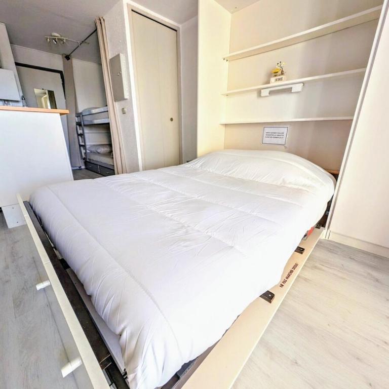 CAP Studio Vue Port Pools Tennis Loggia WiFi Clim - Appartement 2 Chambres - 29