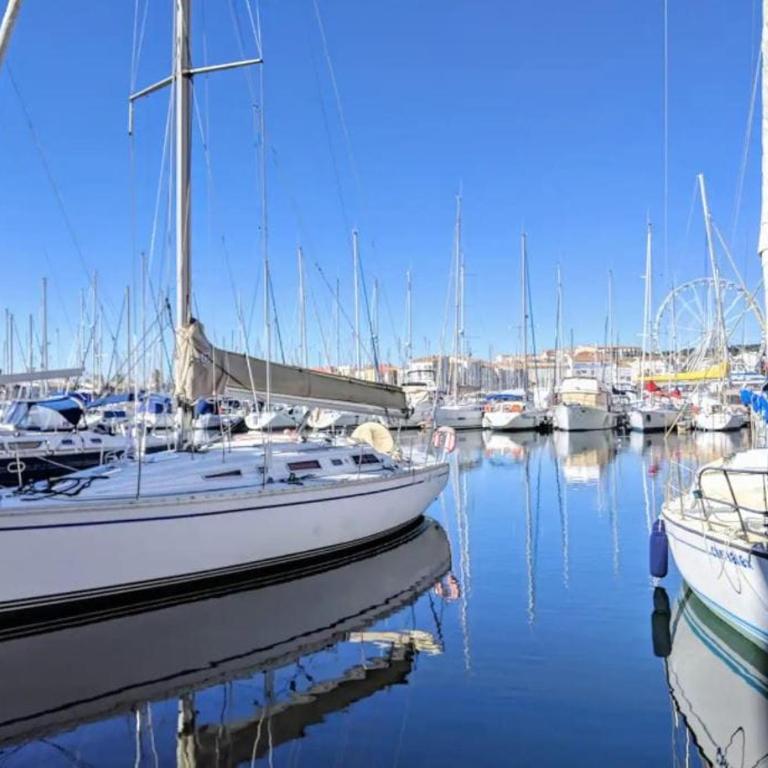 CAP Studio Vue Port Pools Tennis Loggia WiFi Clim - Appartement 2 Chambres - 30