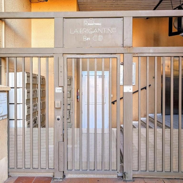 CAP Studio Vue Port Pools Tennis Loggia WiFi Clim - Appartement 2 Chambres - 51