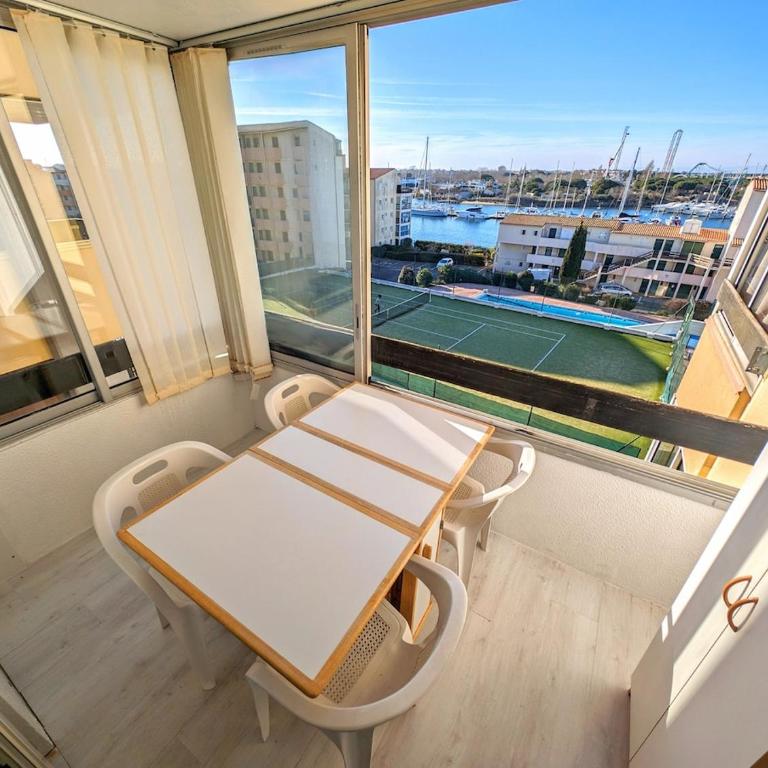 CAP Studio Vue Port Pools Tennis Loggia WiFi Clim - Appartement 2 Chambres - 60