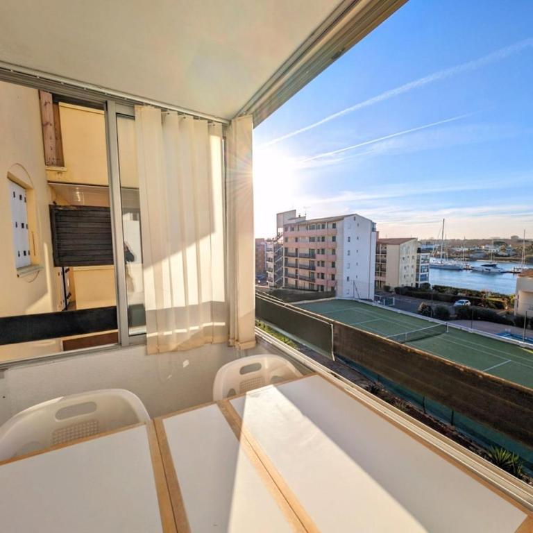 CAP Studio Vue Port Pools Tennis Loggia WiFi Clim - Appartement 2 Chambres - 69