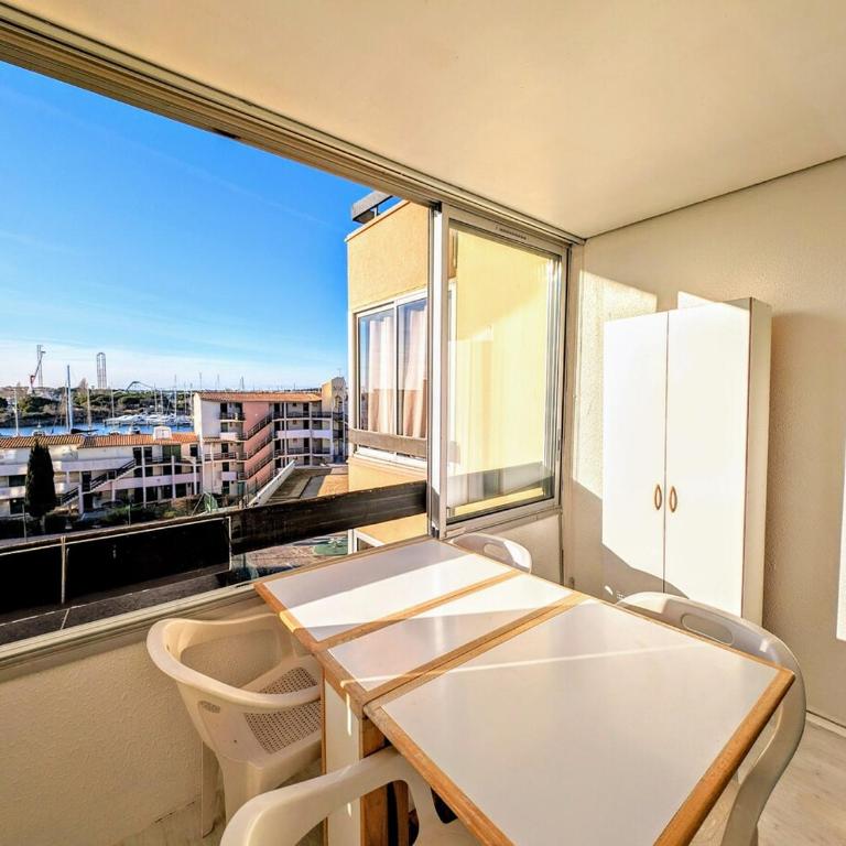 CAP Studio Vue Port Pools Tennis Loggia WiFi Clim - Appartement 2 Chambres - 76