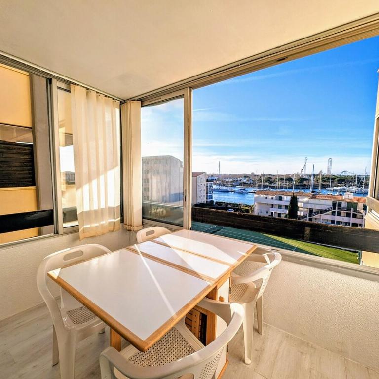 CAP Studio Vue Port Pools Tennis Loggia WiFi Clim - Appartement 2 Chambres - 82