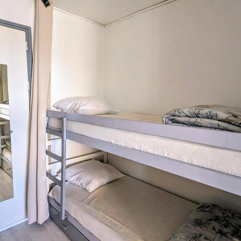 CAP Studio Vue Port Pools Tennis Loggia WiFi Clim - Appartement 2 Chambres - 85