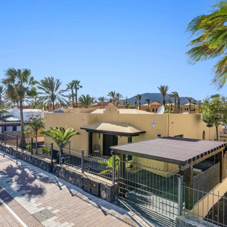 Villa Papagayo Deluxe by Villa Plus - Villa - 17