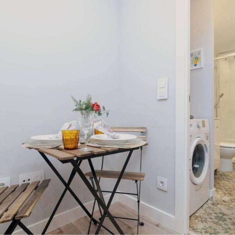 Comfortable Studio in Lavapies - Madrid Center - One-Bedroom Apartment - 3