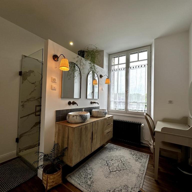 Grande maison de charme avec jardin - Maison 3 Chambres - 28