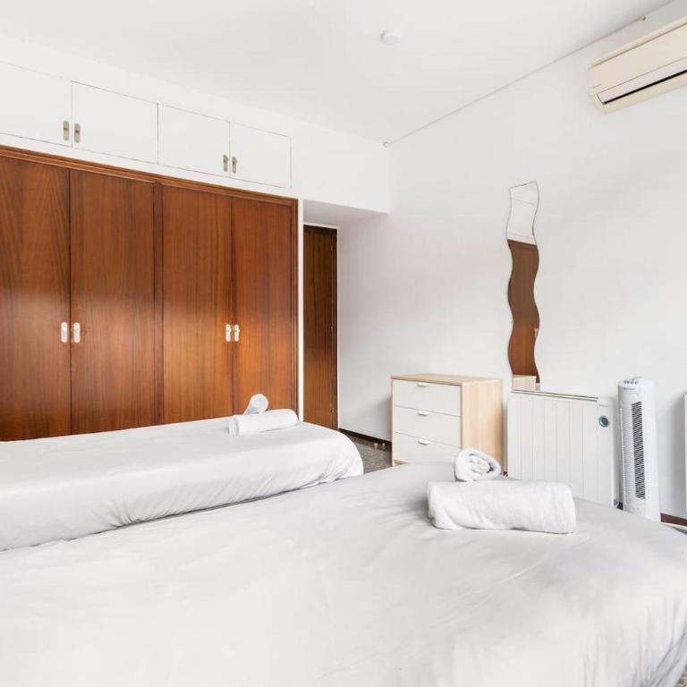 Sunny Terrace Retreat AC 3BR2BA - Apartment - 14