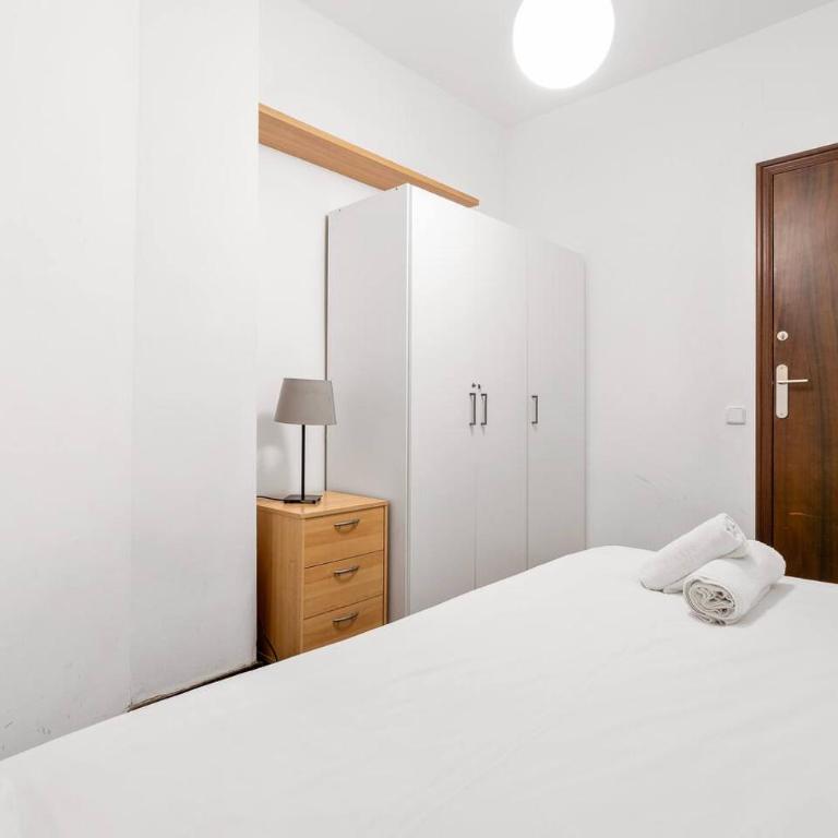 Sunny Terrace Retreat AC 3BR2BA - Apartment - 17