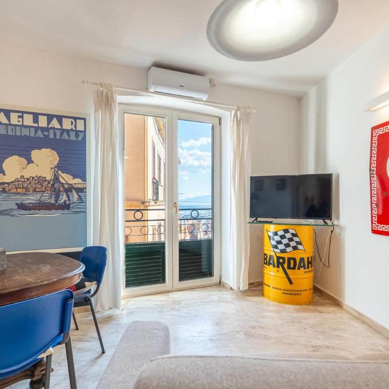 Appartamento Cagliari centro con vista sul porto - Appartamento con 2 Camere da Letto - 3