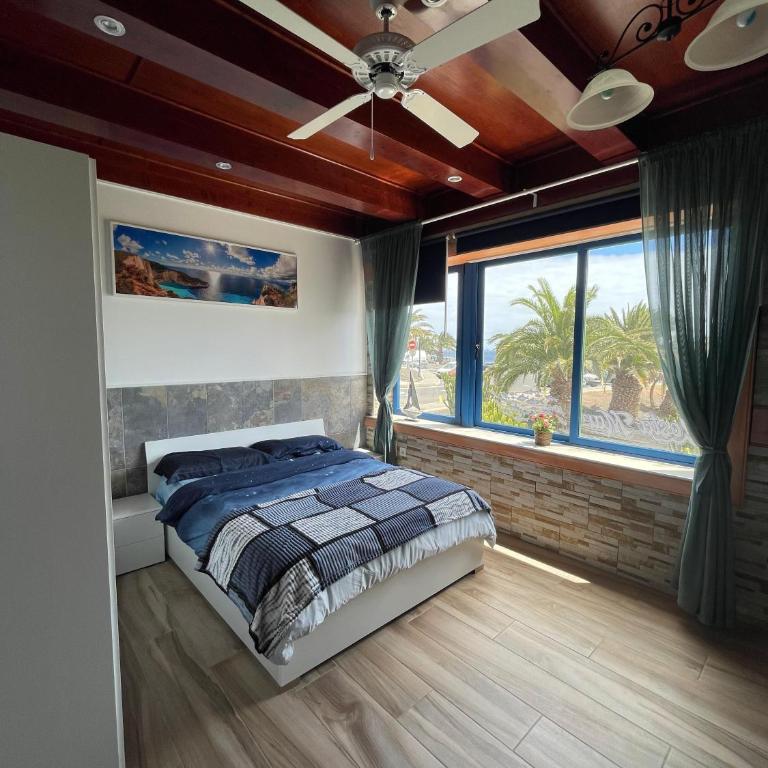 Costa Mar 90m 2 dormitorios, Primera línea del mar, 20 metros de playa Bastian - Apartamento de 2 dormitorios con vistas al océano - 15