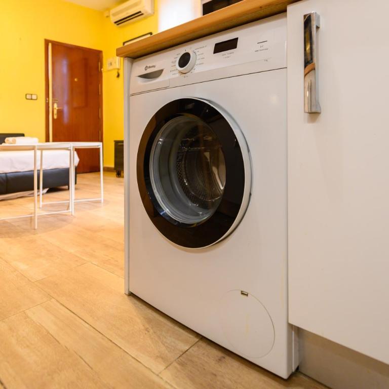 For You Rentals Encantadora vivienda TEMPORAL a pocos minutos del metro Lavapies ZUR3324 - Studio with Sofa Bed - 28