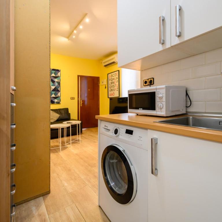 For You Rentals Encantadora vivienda TEMPORAL a pocos minutos del metro Lavapies ZUR3324 - Studio with Sofa Bed - 20