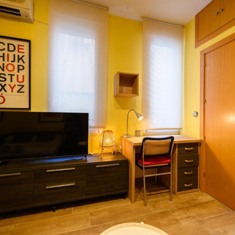 For You Rentals Encantadora vivienda TEMPORAL a pocos minutos del metro Lavapies ZUR3324 - Studio with Sofa Bed - 18