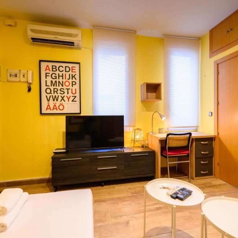 For You Rentals Encantadora vivienda TEMPORAL a pocos minutos del metro Lavapies ZUR3324 - Studio with Sofa Bed - 26