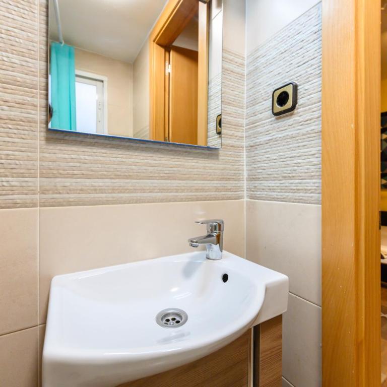 For You Rentals Encantadora vivienda TEMPORAL a pocos minutos del metro Lavapies ZUR3324 - Studio with Sofa Bed - 33