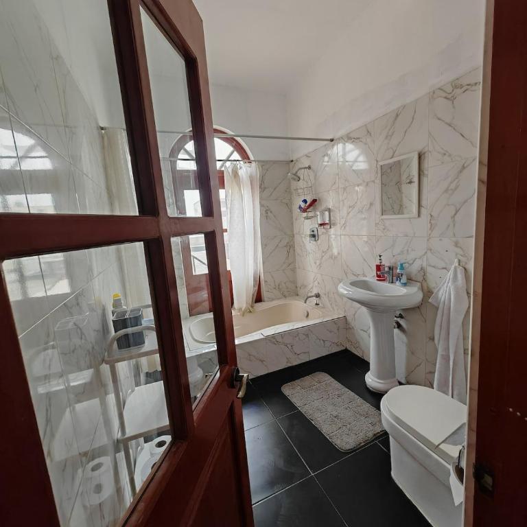 Colonial style house with rooftop - Casa de 3 dormitorios - 27