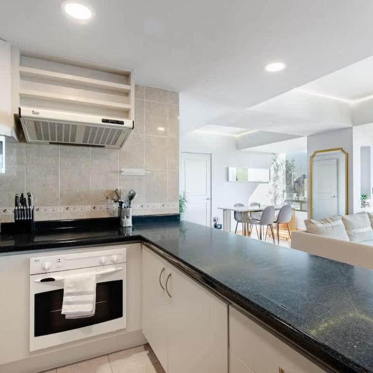 Air conditioning 5 Star Amazing Panoramic Views - Apartment - 20