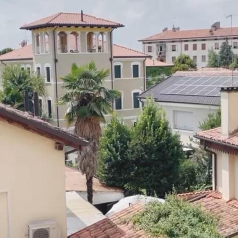 Elegant & Spacious - 30 min from Venice - King beds! - Three-Bedroom Apartment - 24