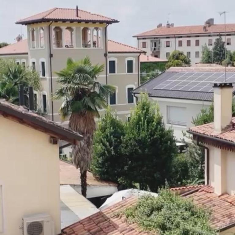 Elegant & Spacious - 30 min from Venice - King beds! - Three-Bedroom Apartment - 22