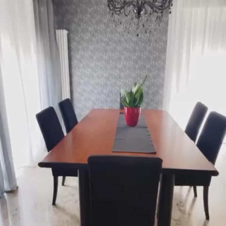 Elegant & Spacious - 30 min from Venice - King beds! - Three-Bedroom Apartment - 13