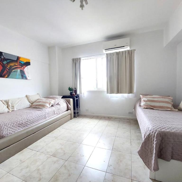 Centrico, a metros de Calle Corrientes, ideal tramites y cursos - One-Bedroom Apartment - 2