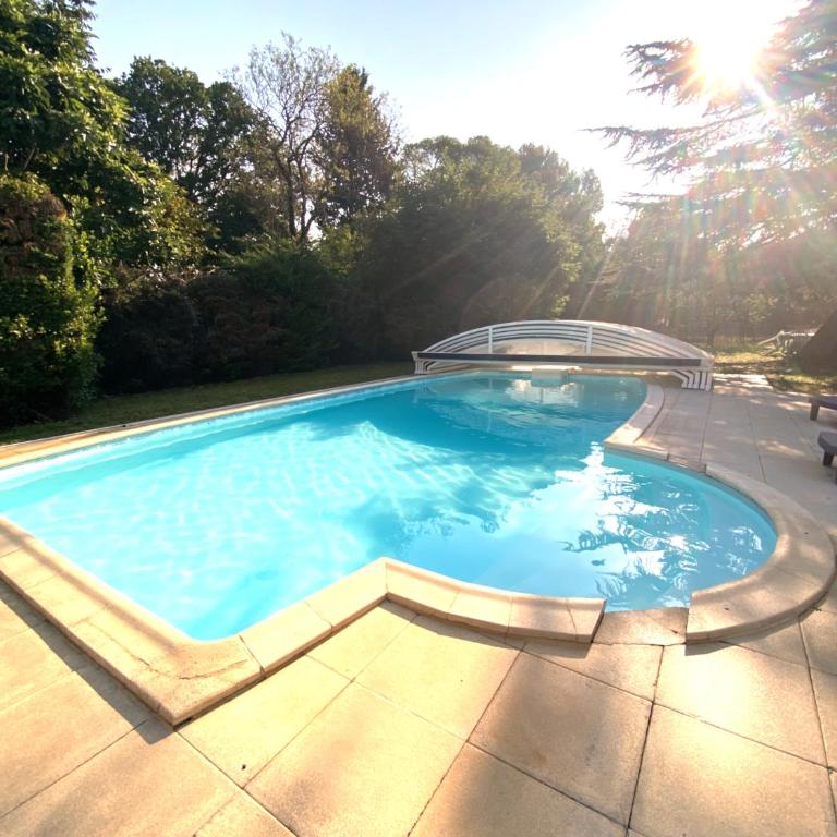 Les Mourguettes maison familiale avec piscine et garage sur 2000 m2 de terrain en campagne - Maison 7 Chambres - 1