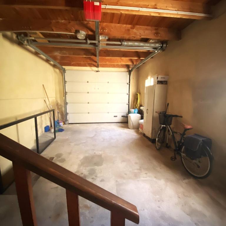 Les Mourguettes maison familiale avec piscine et garage sur 2000 m2 de terrain en campagne - Maison 7 Chambres - 42
