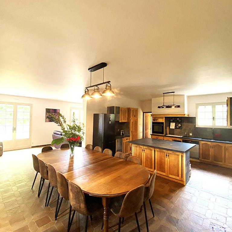 Les Mourguettes maison familiale avec piscine et garage sur 2000 m2 de terrain en campagne - Maison 7 Chambres - 20