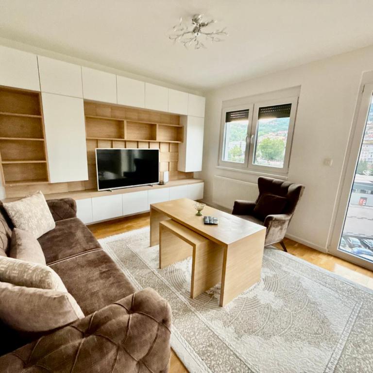 Apartment Jedra Sarajevo I Near Center & Station - Three-Bedroom Apartment - 1