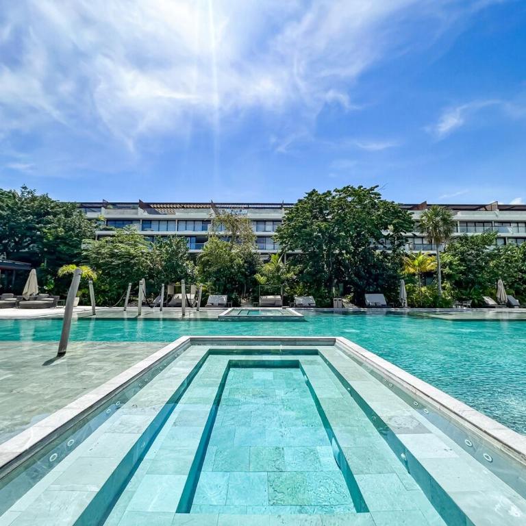 Luxury Penthouse Panoramic Views & Pool - Three-Bedroom Premium Apartment with Resort View - 2