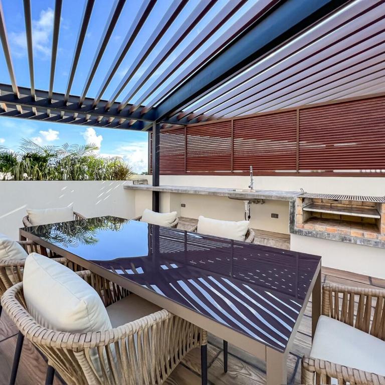 Luxury Penthouse Panoramic Views & Pool - Three-Bedroom Premium Apartment with Resort View - 12