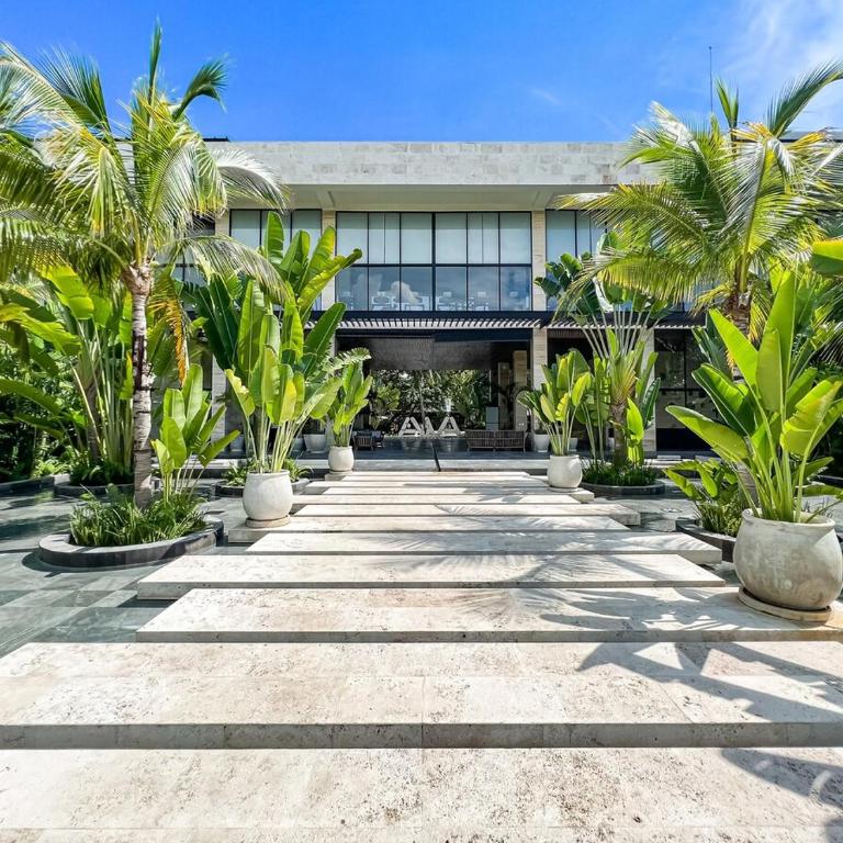 Luxury Penthouse Panoramic Views & Pool - Three-Bedroom Premium Apartment with Resort View - 13