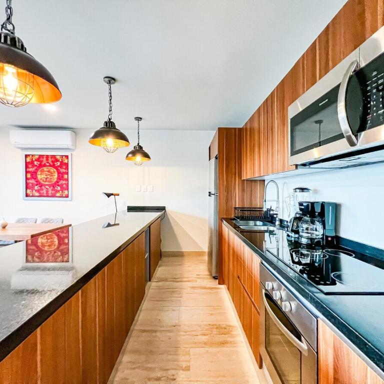 Luxury Penthouse Panoramic Views & Pool - Three-Bedroom Premium Apartment with Resort View - 19