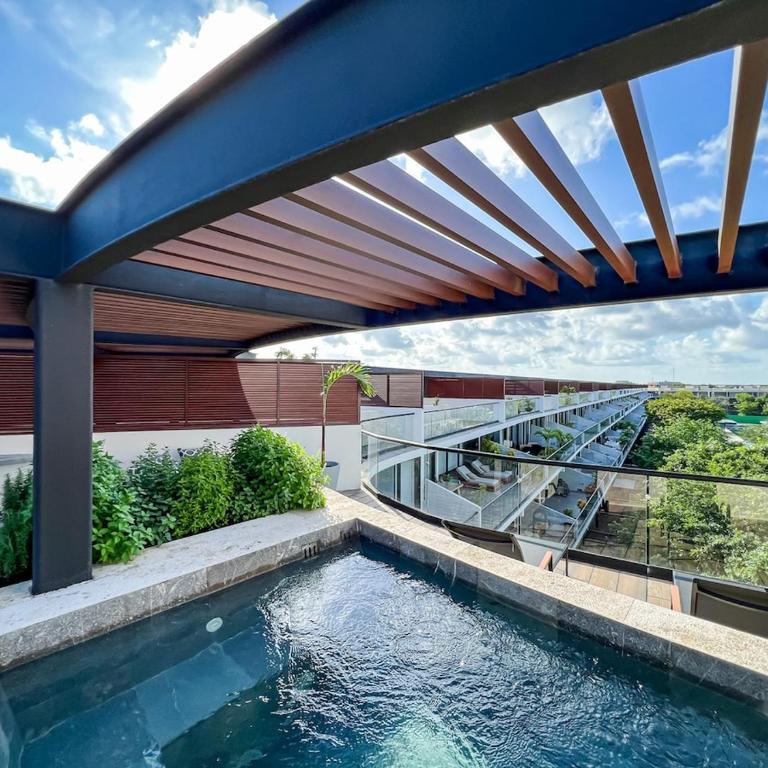 Luxury Penthouse Panoramic Views & Pool - Three-Bedroom Premium Apartment with Resort View - 32