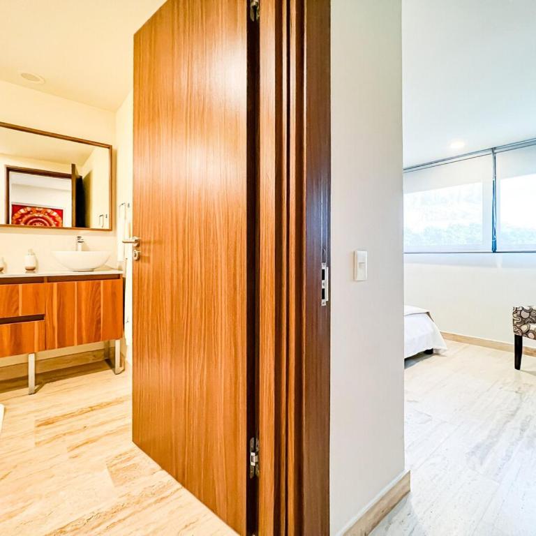 Luxury Penthouse Panoramic Views & Pool - Three-Bedroom Premium Apartment with Resort View - 34