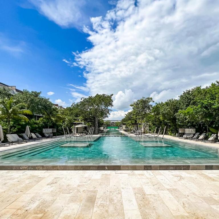 Luxury Penthouse Panoramic Views & Pool - Three-Bedroom Premium Apartment with Resort View - 35