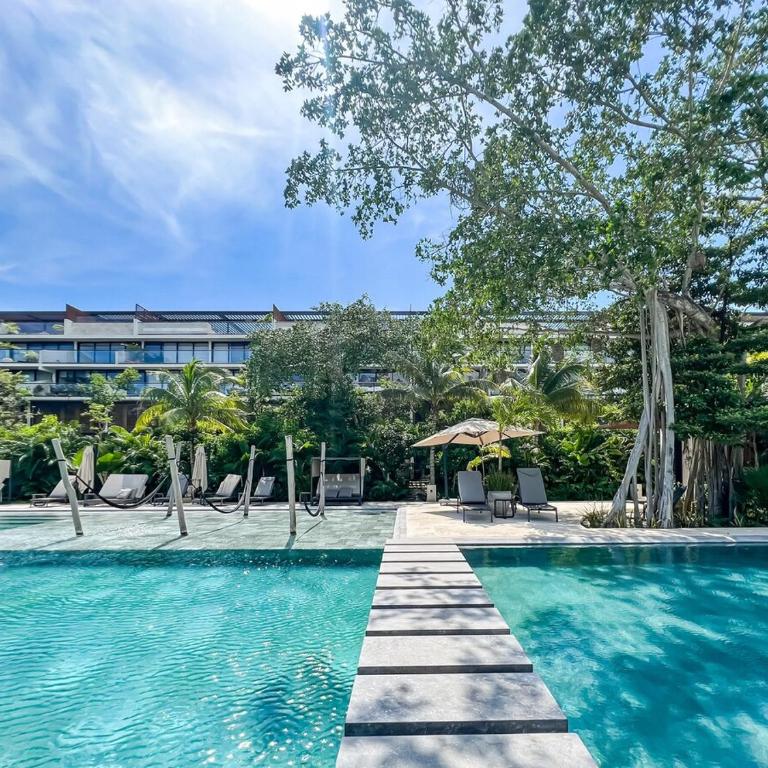 Luxury Penthouse Panoramic Views & Pool - Three-Bedroom Premium Apartment with Resort View - 39